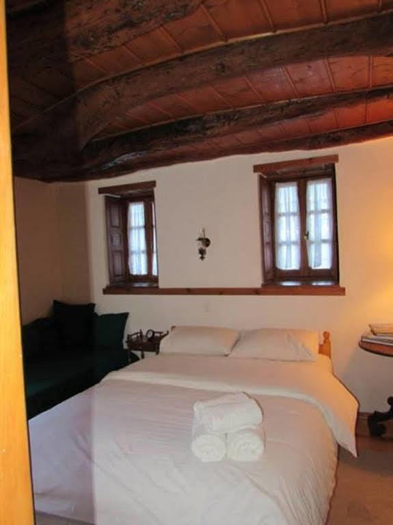 Traditional Rooms Karaouli Papingo Exterior foto